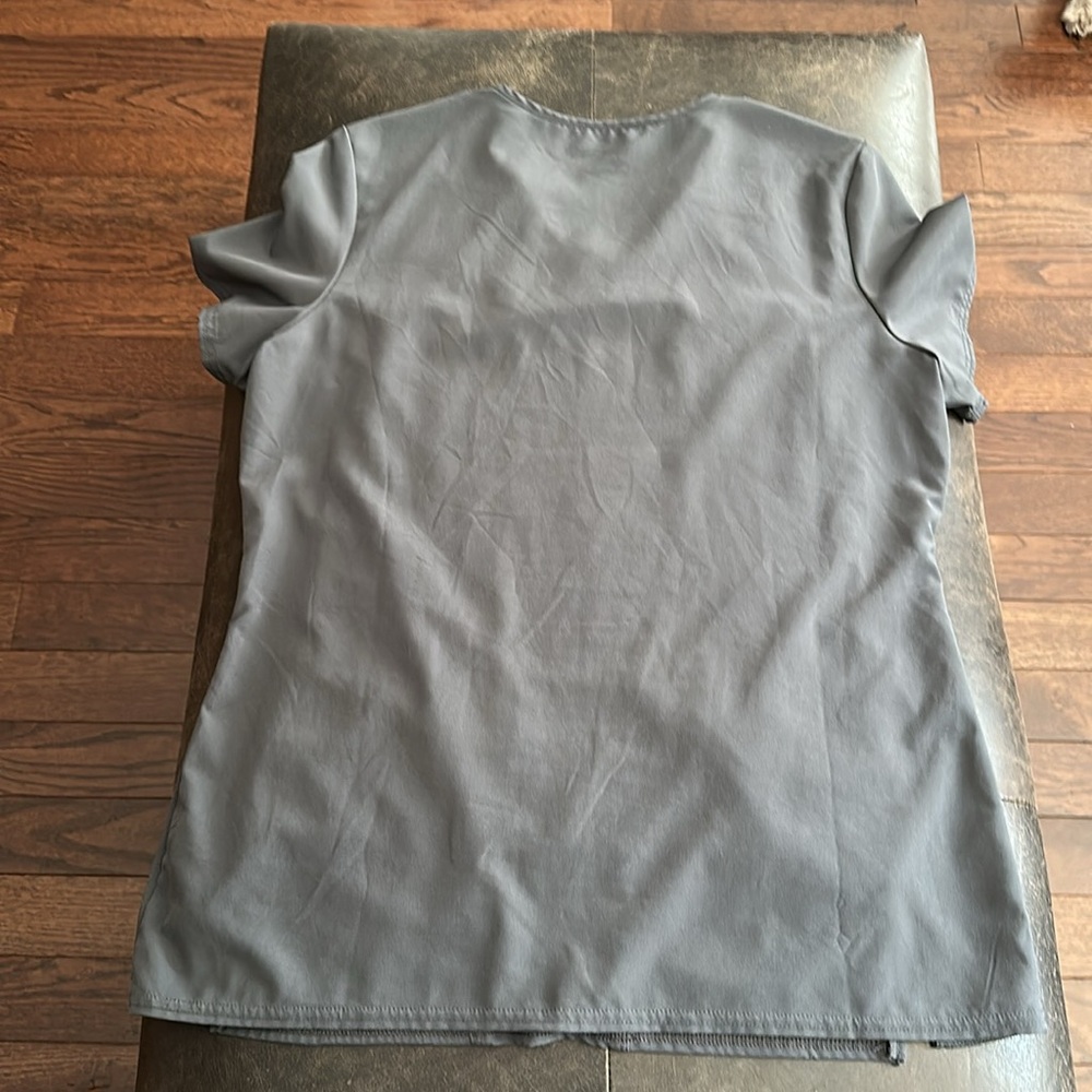 Like new: Scrubstar gray jogger scrub pants and Gray scrub top - Picture 4 of 4